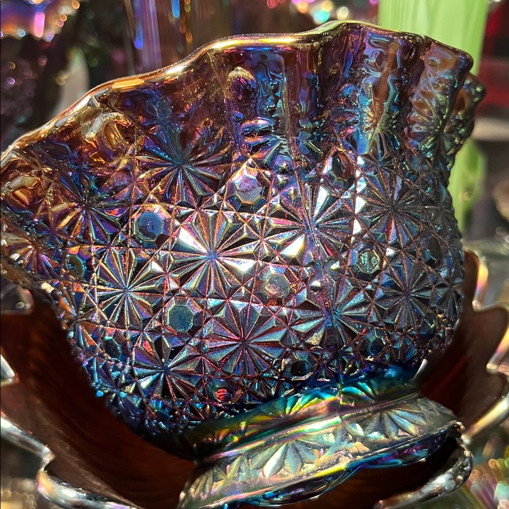 Gorgeous L.E. Smith Amethyst Carnival Glass Ruffled Bowl Daisy & Button Pattern - Picture 13 of 15